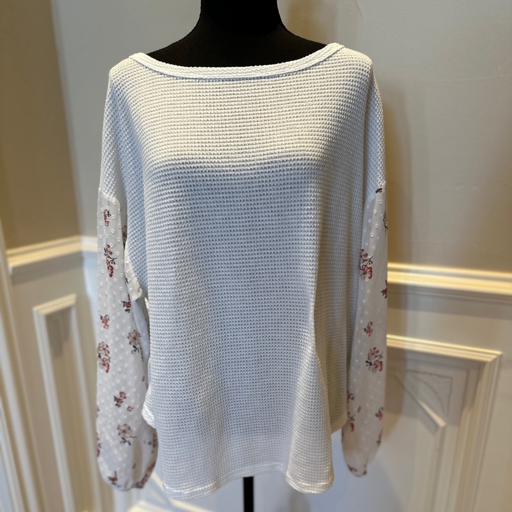 Unbranded White thermal/ shear floral long sleeves. Size Large